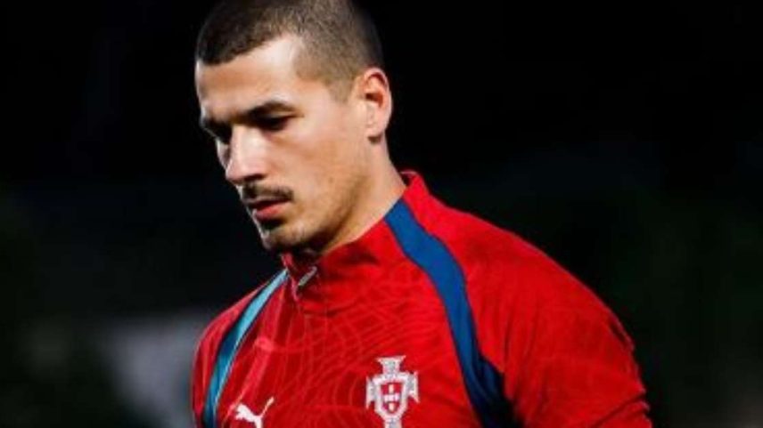 Goleiro Ricardo Velhor é o jogador a mais na lista de Portugal