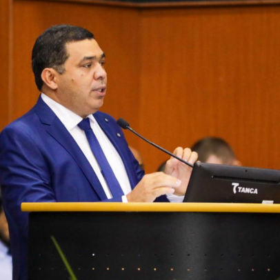 Governador anuncia novos concursos para PM e Bombeiros de RR