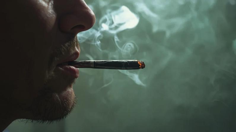 Estudo relacionou o consumo de drogas durante o desenvolvimento físico e cerebral e os impactos do hábito à saúde