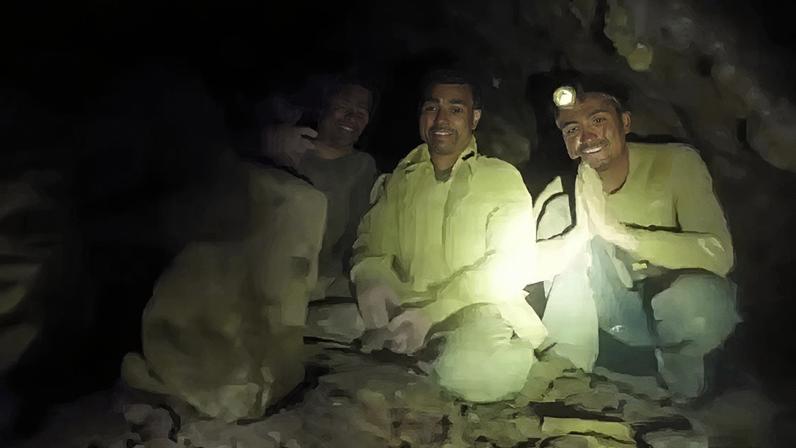 Grupo é resgatado de caverna em Laos