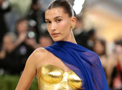 Hailey Bieber comparece ao Met Gala 2026, que celebra a "Arte do Figurino", no Metropolitan Museum of Art