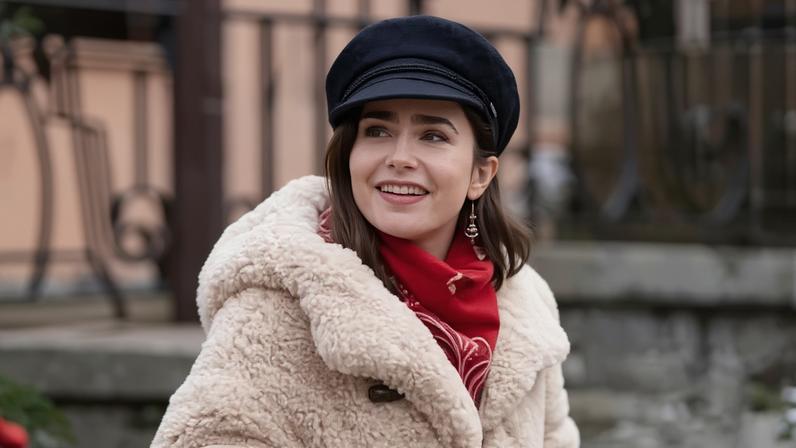 Lily Collins durante as gravações de 'Emily in Paris' — Foto: Instagram