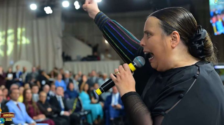‘Pare de orar por ele e ore por você’: quem é a pastora que viralizou com pregação contra violência doméstica?