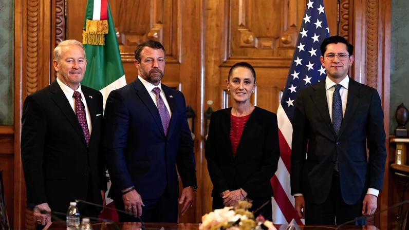 presidente do México, Claudia Sheinbaum o secretário do Departamento de Segurança Interna dos Estados Unidos, Markwayne Mullin