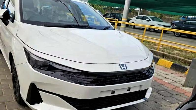 Novo Honda City já roda limpo — Foto: Reprodução/Financial Express @akbars600