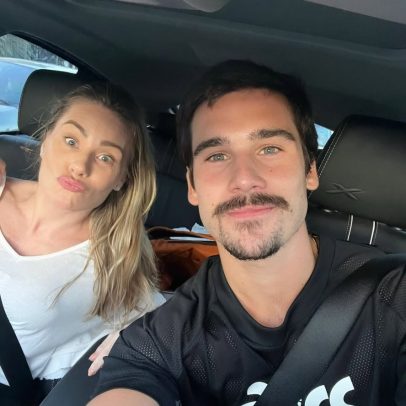 Nicolas Prattes celebra Dia das Mães com Giselle; web comenta comparação