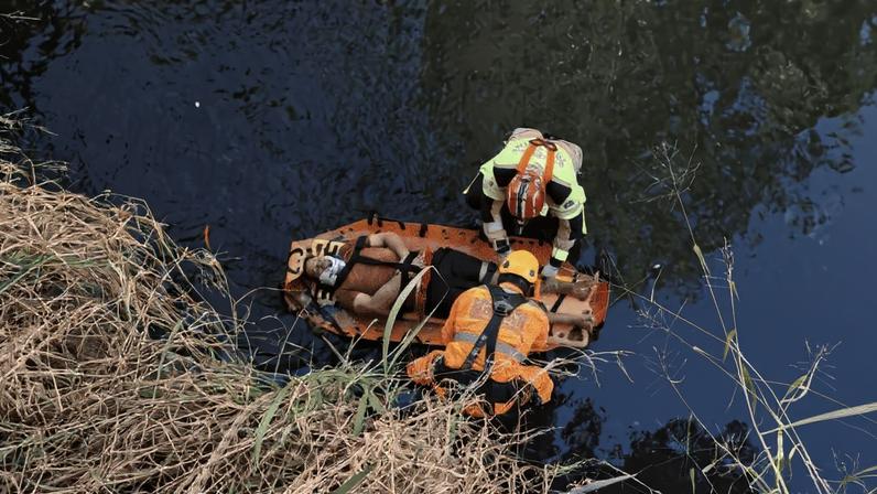 Homem é resgatado após cair em canal no Córrego Vieira, em Montes Claros