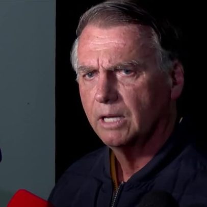 Bolsonaro passa por cirurgia no ombro e permanece internado em Brasília