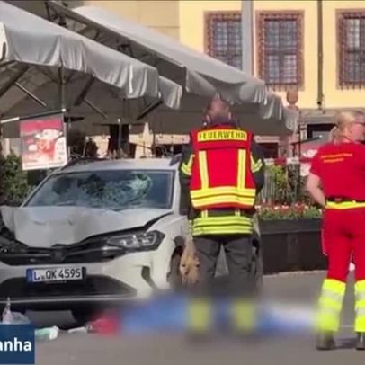 Motorista invade rua na Alemanha, mata dois e fere 22 pessoas