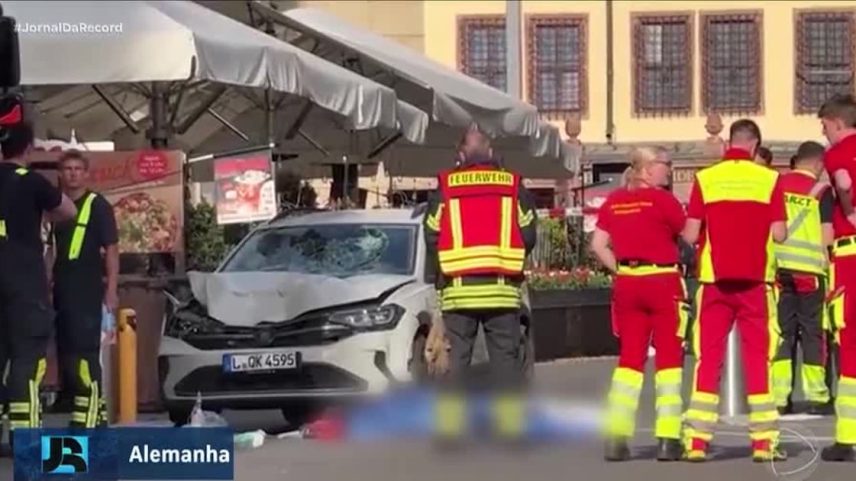 Motorista invade rua na Alemanha, mata dois e fere 22 pessoas