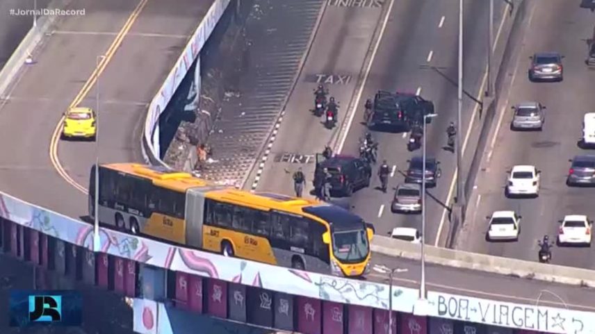 RJ: confrontos entre policiais e traficantes fecham a Linha Vermelha