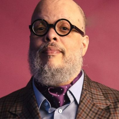 Ed Motta chama fãs de hip-hop de burros e humilha funcionário durante show