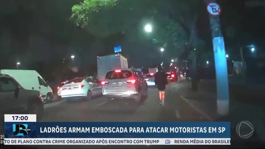 Ladrões armam emboscada para atacar motorista na região central de SP