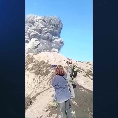 Três turistas morrem em trilha na Indonésia durante erupção de vulcão