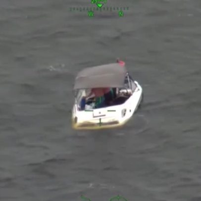Pai e filho resgatam seis após barco afundar na tempestade na Flórida
