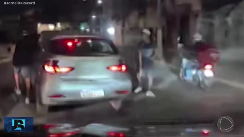 Criminosos fazem emboscada e tentam roubar motorista na região central de SP