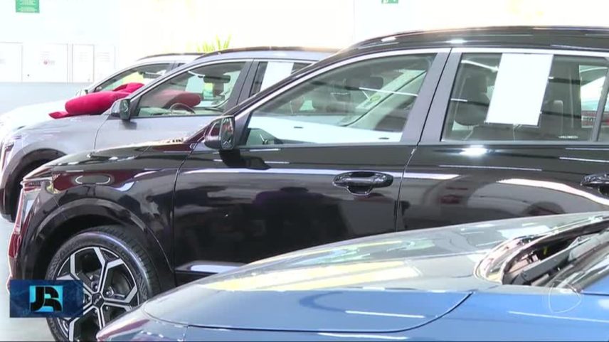 Casal cai em golpe e recebe multas de outro estado após deixar carro para venda em consignação