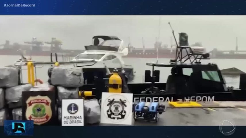 Marinha e PF encontram 341 quilos de cocaína escondidos em casco de navio no porto de Santos