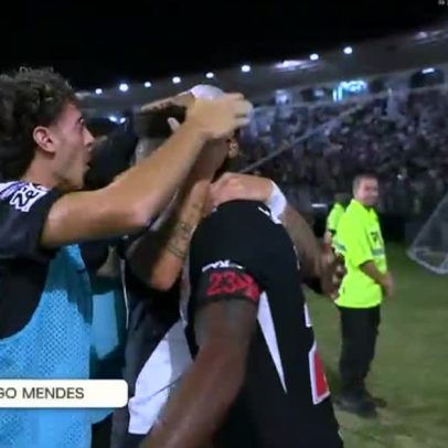 Vasco faz golaço em tabela entre Thiago Mendes e Puma
