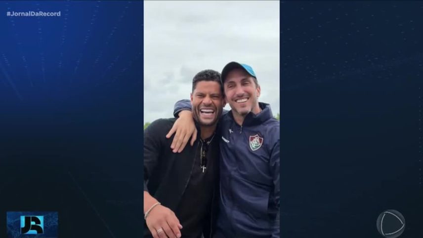 Atacante Hulk chega ao RJ e conhece o centro de treinamento do Fluminense