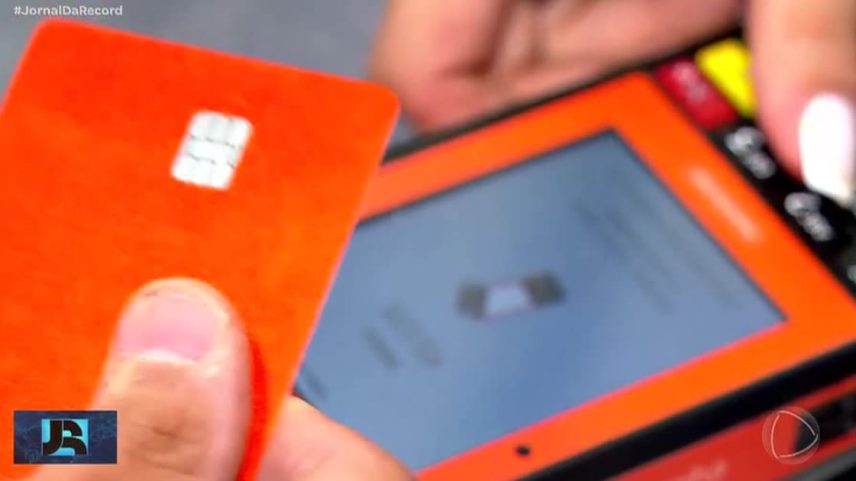 Parcelamento no cartão cresce, acendendo alerta sobre endividamento