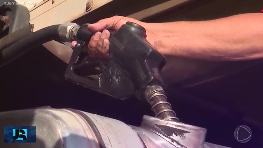 Governo anuncia subvenção para conter alta dos combustíveis após possível reajuste da Petrobras