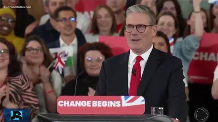 Keir Starmer enfrenta crise política e pressão por renúncia no Reino Unido