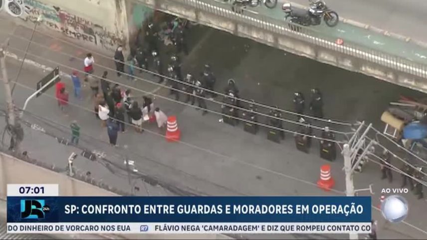 Polícia realiza operação para a desocupação de viaduto na zona oeste de São Paulo
