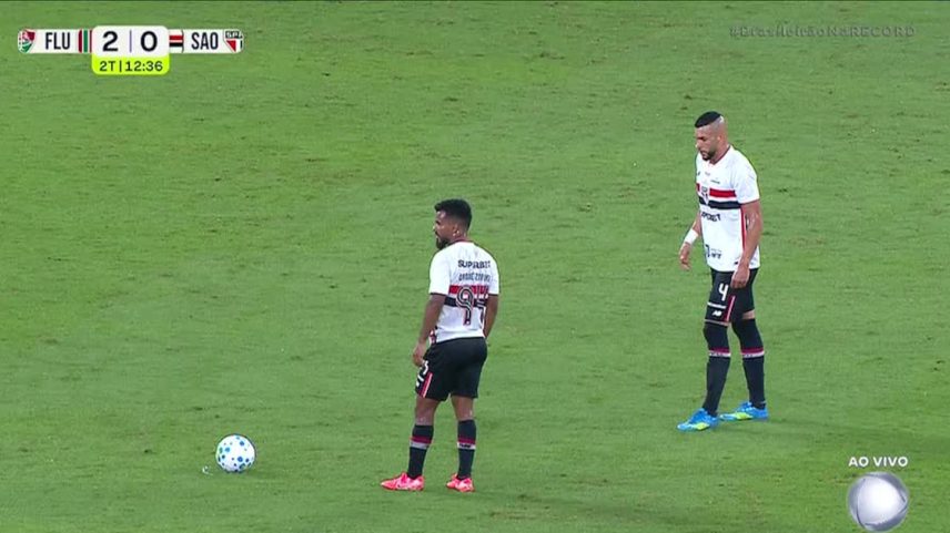 Cobrança de falta Dória Fábio Fluminense São Paulo Brasileirão