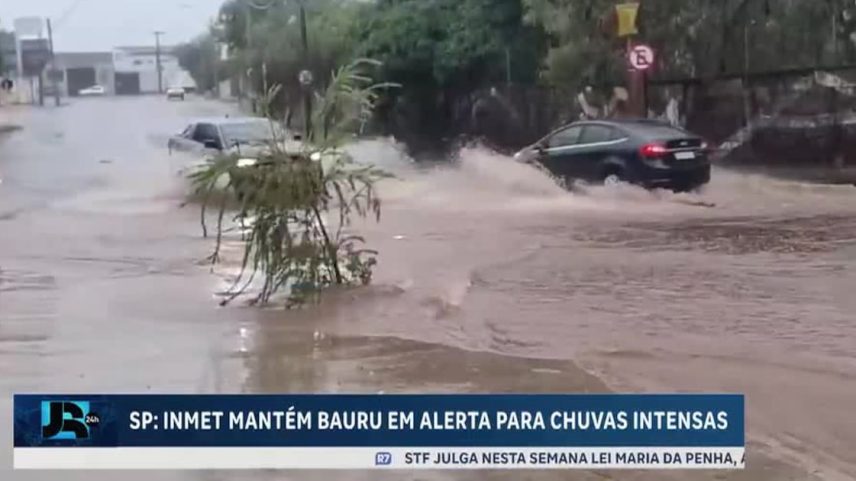 Chuva forte causa alagamentos e danos em Bauru (SP)