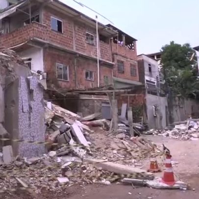 Desabamento de prédio em Salvador deixa 12 famílias desabrigadas
