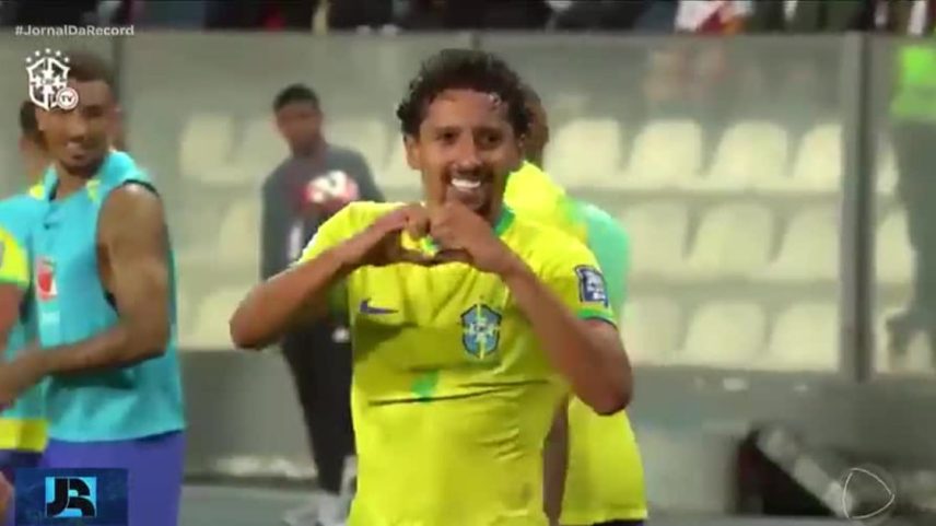 Marquinhos é o segundo jogador com mais troféus na história do futebol, atrás apenas de Messi