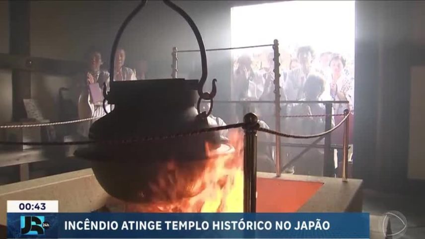 Incêndio destrói templo histórico no Japão e ameaça chama milenar