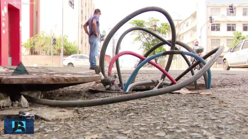 Criminosos se passam por funcionários de empresas de telefonia para furtar cabos de cobre em SP