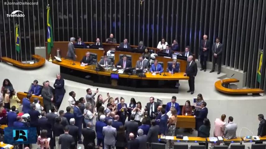 Congresso libera repasse de verbas para municípios com dívidas ao governo federal