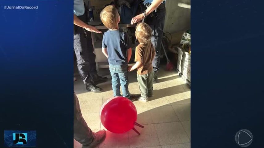 Polícia prende casal que abandonou dois meninos em área de mata em Portugal