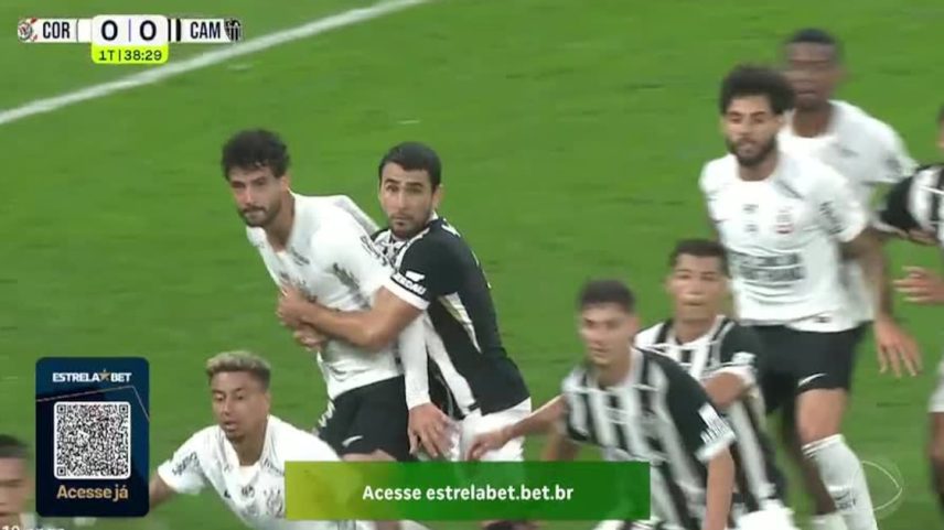 Gustavo Henrique cai na área; Corinthians pede pênalti, Rafael Klein manda seguir