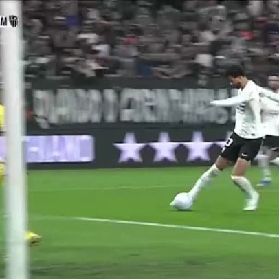 Yuri Alberto faz passe para Gustavo Henrique e zagueiro quase abre em Itaquera