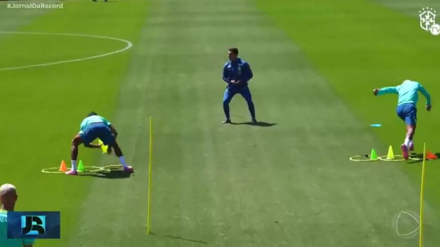 Jogadores da seleção se apresentam na Granja Comary para a Copa