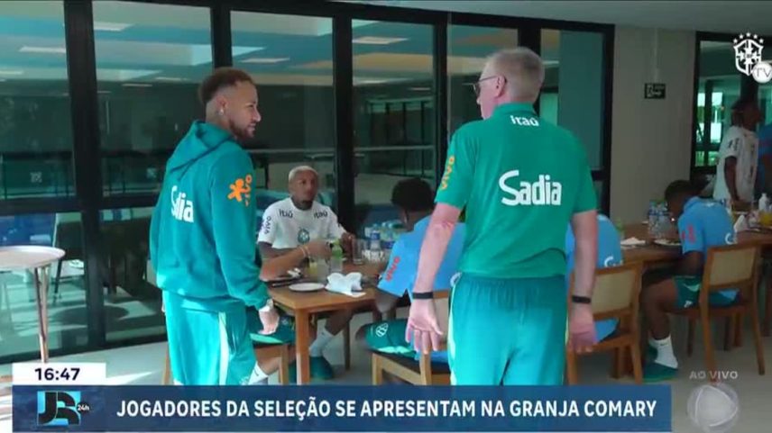 Jogadores da seleção brasileira se apresentam para preparação da Copa do Mundo
