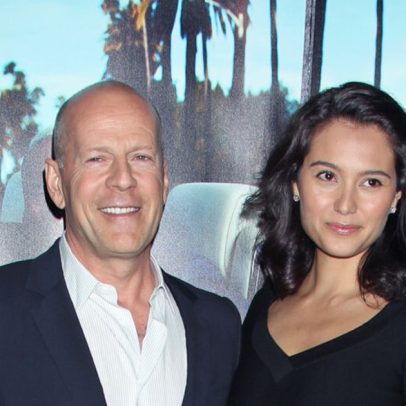 Esposa de Bruce Willis detalha cuidados diários com o ator após diagnóstico
