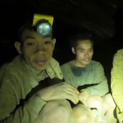 Resgate retira o primeiro dos cinco garimpeiros encontrados em caverna no Laos