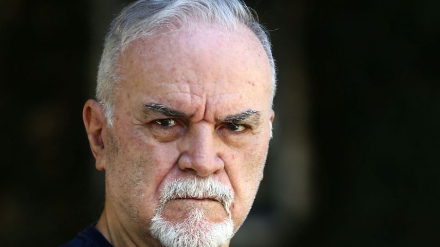 No fundo, na democracia ocorre uma difícil separação entre relações pessoais e elos políticos institucionais