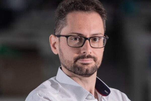 A vantagem do crédito consignado é ser uma dívida mais barata, mas o problema é a população ficar cada vez mais endividada, diz diretor da MRV