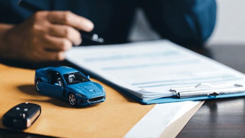 Segurada inadimplente não receberá indenização por acidente de trânsito.