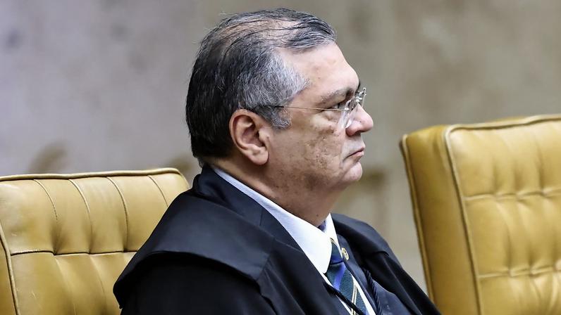 Dino critica pena de aposentadoria a juiz: "punição ao contribuinte" - Migalhas