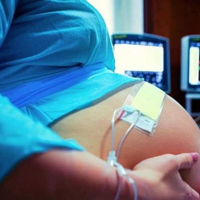 TST anula julgamento por cerceamento de defesa e ausência de advogada após parto