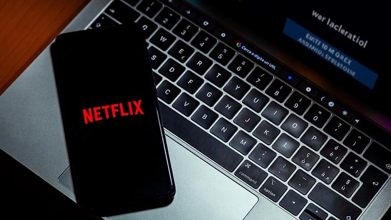 TJ/MG mantém cobrança extra da Netflix por compartilhamento de conta.