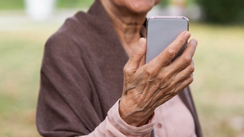 Idosa foi intimada a comparecer ao Fórum para confirmar procuração digital validada por selfie.