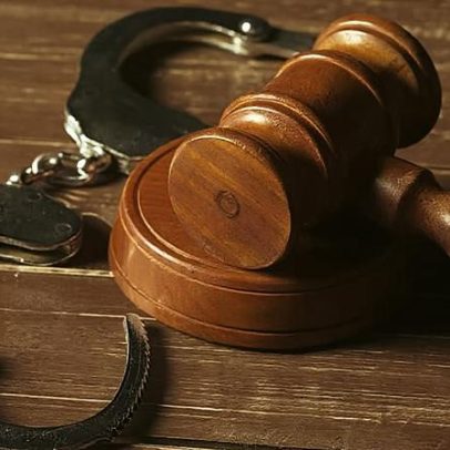 STJ reduz pena de policial condenado por extorsões no RJ de 55 para 33 anos